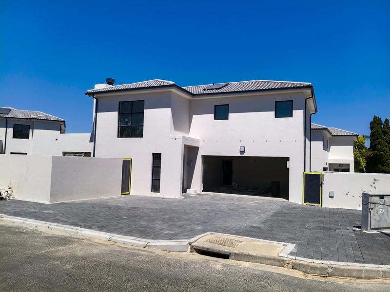 3 Bedroom Property for Sale in Bracken Heights Western Cape